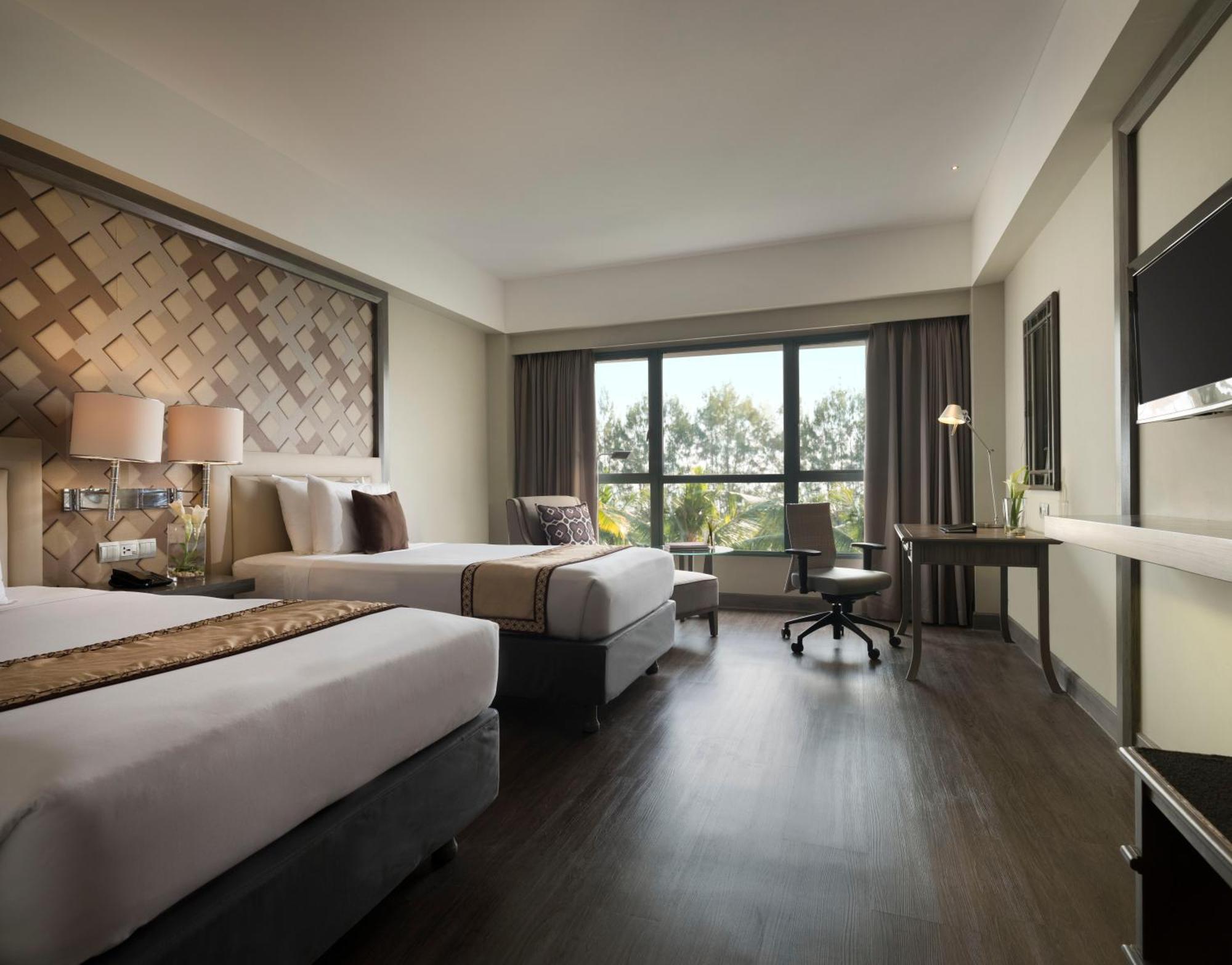 Deluxe Double or Twin Room Pool View